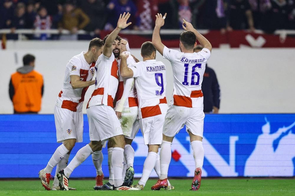 2011年至今欧冠门将失误丢球榜：诺伊尔10次居首，奥纳纳在列