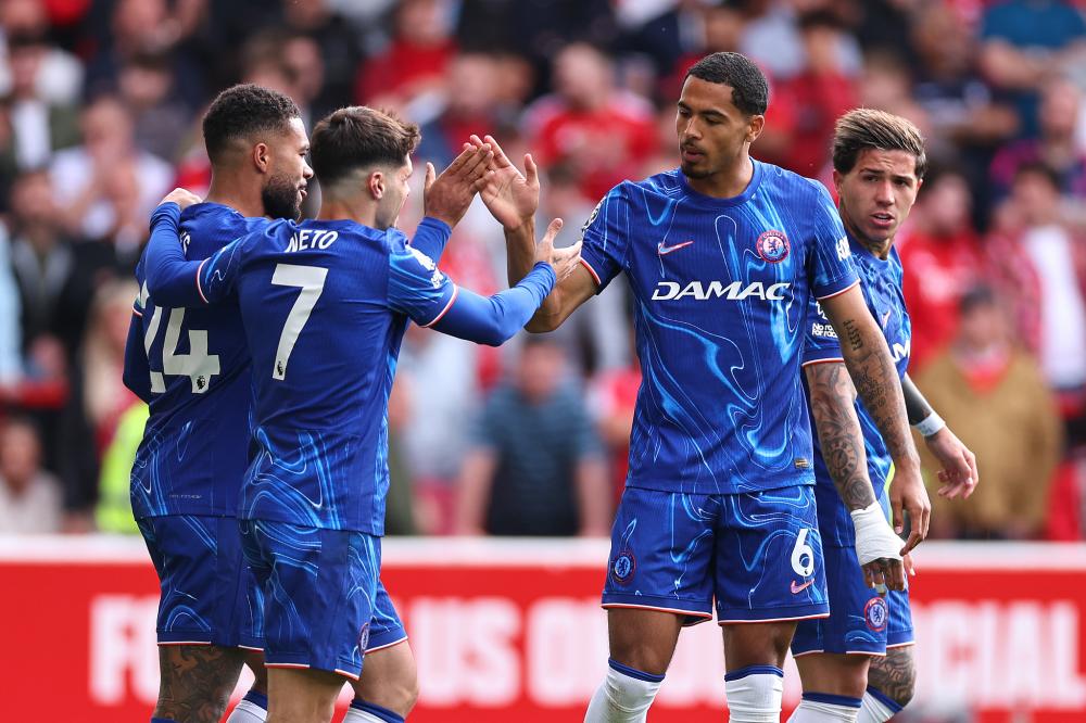 判若两队，武汉三镇前14轮5胜3平6负，后16轮1胜4平11负